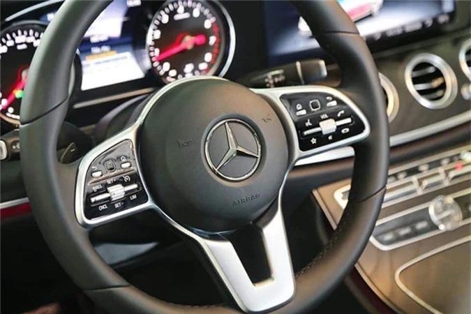 Can canh Mercedes-Benz E-Class 2019 hon 2 ty tai Viet Nam-Hinh-5