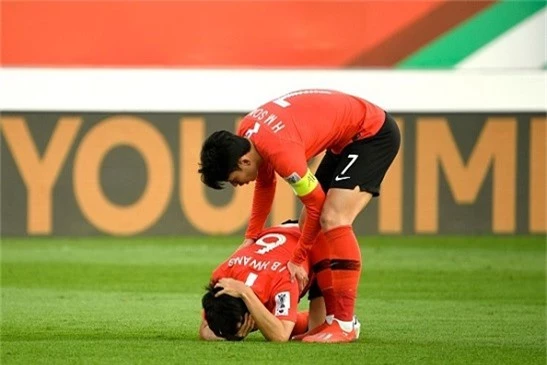 Hwang In-beom and Son Heung-min