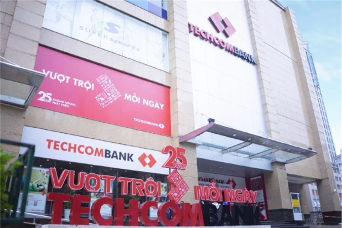 Lần đầu tiên Techcombank đạt lợi nhuận trên 10 ngàn tỷ đồng