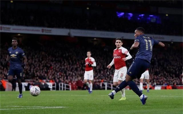 Nhìn lại chiến thắng của Man Utd trước Arsenal - 21