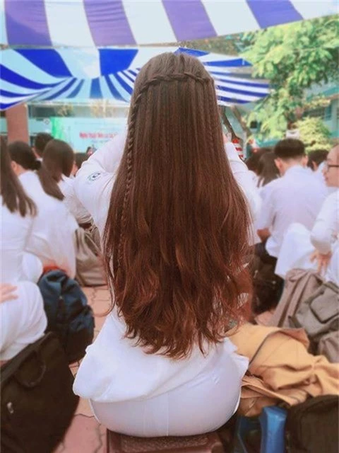 Nữ sinh Việt khiến dân mạng và truyền thông Trung Quốc phát cuồng vì bức ảnh mặc áo dài với mái tóc mây siêu đẹp - Ảnh 2.