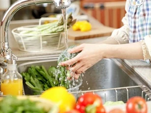 CLIP: Tác hại đáng sợ của việc chế thực phẩm sai cách