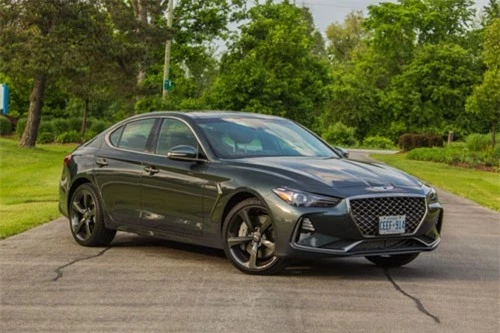 3. Genesis G70 2.0T 2019 (giá khởi điểm: 34,900 USD, điểm tin cậy: 8,9/10).