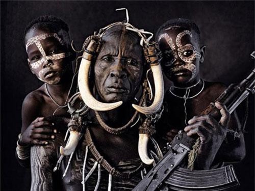 Hình ảnh hiếm hoi về những bộ tộc sắp biến mất trên thế giới