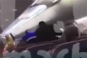 CLIP: Màn khống chế không tặc trên Boeing 737 của cảnh sát Nga