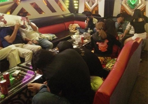 Đồng Nai: Hàng chục nam nữ “phê” ma túy trong phòng VIP quán karaoke