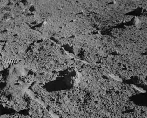 Đây có thể là tảng đá cổ nhất Trái Đất và nó đến từ... Mặt Trăng?