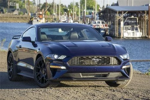 2. Ford Mustang 2019 (giá khởi điểm: 25.845 USD).