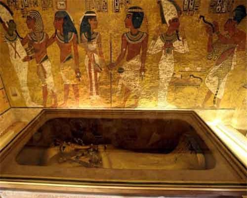 Bên trong hầm mộ tráng lệ 3.000 năm tuổi của vị vua nổi tiếng nhất Ai Cập cổ đại
