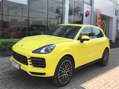 Đại gia Bình Dương chi 1 tỷ 'trang điểm' Porsche Cayenne chơi Tết
