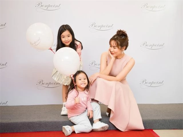 Lưu Hương Giang cùng 2 con gái
