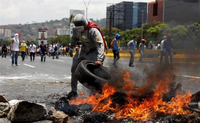 Người biểu tình tại thủ đô của Venezuela năm 2017. (Ảnh: Reuters)