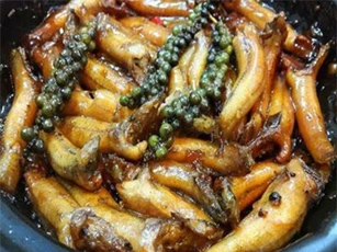 Cách làm món cá bống dừa kho tiêu ngon như người miền Tây