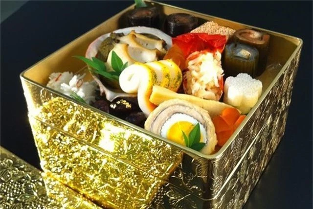 Choáng với hộp cơm Nhật ăn mừng năm mới giá 3,8 tỷ đồng - 1