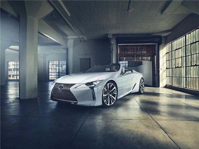 Diện kiến mui trần Lexus LC Convertible đấu BMW 8 Series Convertible ảnh 1