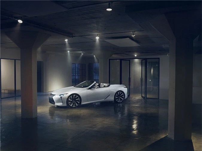 Diện kiến mui trần Lexus LC Convertible đấu BMW 8 Series Convertible ảnh 11