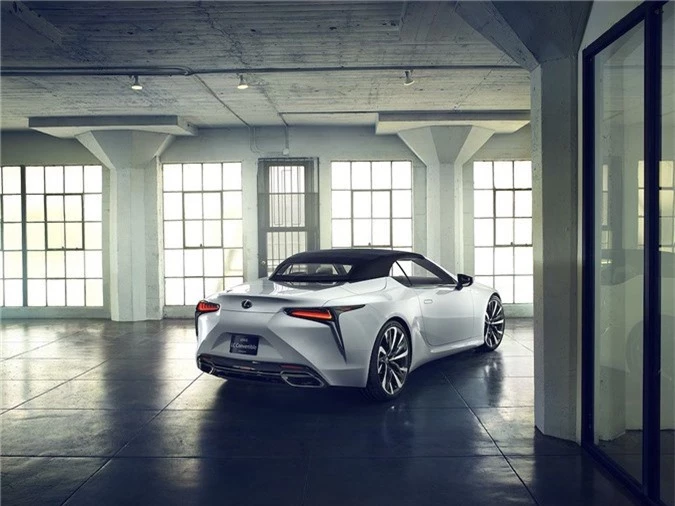 Diện kiến mui trần Lexus LC Convertible đấu BMW 8 Series Convertible ảnh 3