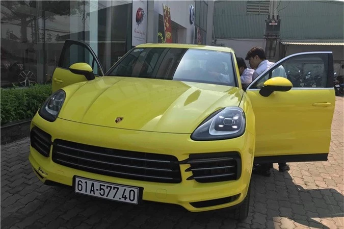 Một tỷ 'trang điểm' Porsche Cayenne chơi Tết: Chất chơi đại gia Bình Dương