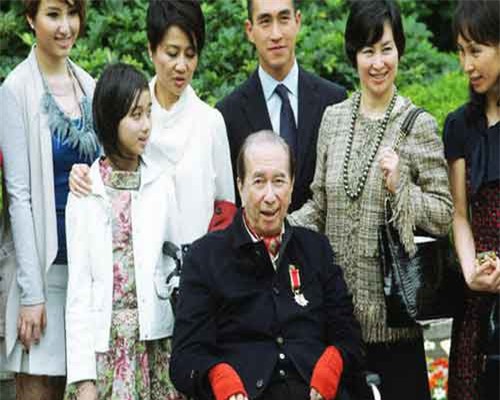 Bi kịch của tỷ phú 97 tuổi: 4 bà vợ cùng 17 người con tranh giành nhau đế chế casino gần 6 tỷ USD