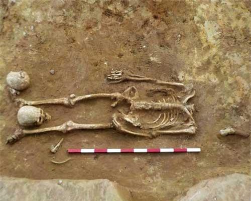 Phát hiện 17 bộ xương người bị chặt đầu trong khu chôn cất 2.000 năm tuổi