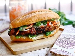 CLIP: Những vấn đề cơ thể gặp phải khi ăn bánh mì kẹp thịt