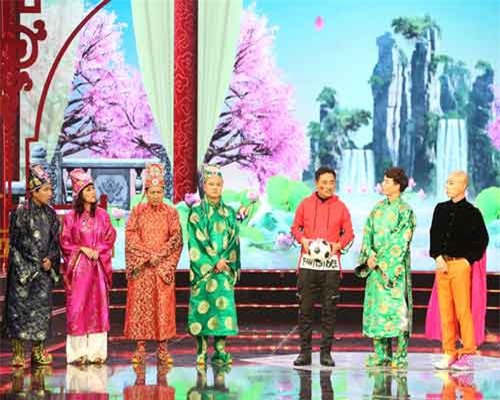 Tự Long bất ngờ gửi lời xin lỗi 'lạ' sau khi Táo Quân lên sân khấu