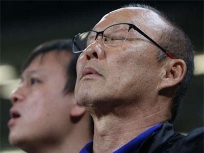 Thừa nhận bị quá tải, HLV Park Hang-seo có nên 'bỏ' đội U23 Việt Nam?