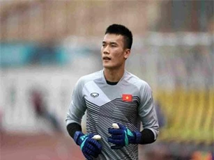 Bùi Tiến Dũng quyết tâm trở thành thủ môn số một của CLB Hà Nội
