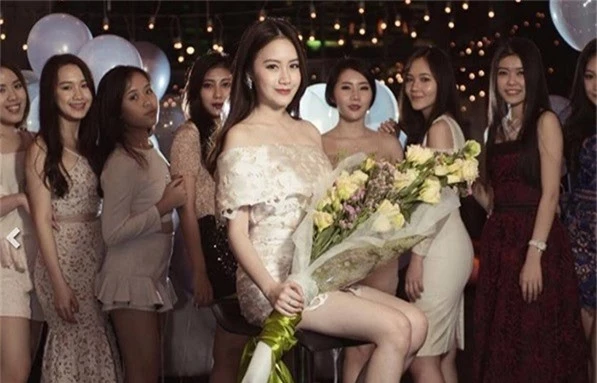 Cuộc sống giàu có đáng ngưỡng mộ của hot girl Lào gốc Việt ở tuổi 22-1