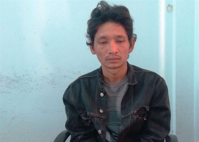 Đứng xem cãi nhau, bị đâm chết