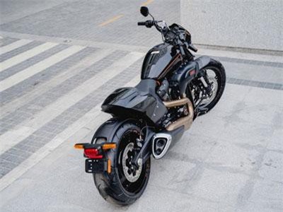 Chi tiết Harley-Davidson FXDR 114 giá 799 triệu tại Việt Nam