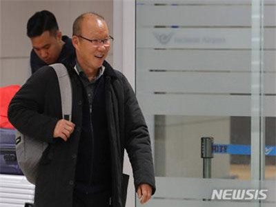 HLV Park Hang Seo khen ngợi cầu thủ Việt Nam trên báo Hàn Quốc