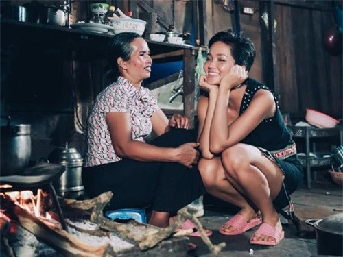 H’Hen Nie đã truyền đi một thông điệp mạnh mẽ về tính độc lập, sức vươn lên, vượt qua mọi khó khăn thử thách và lòng nhân ái của người phụ nữ Việt Nam hiện đại. H’Hen Nie đã truyền đi một thông điệp mạnh mẽ về tính độc lập, sức vươn lên, vượt qua mọi khó khăn thử thách và lòng nhân ái của người phụ nữ Việt Nam hiện đại.