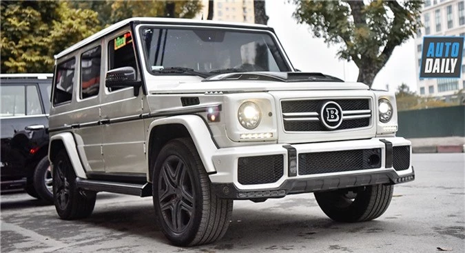 Mercedes-Benz G63 AMG độ bầu trời sao như Rolls-Royce, giá 6,8 tỷ. Chiếc Mercedes-Benz G63 AMG này không chỉ được độ ngoại thất hầm hố mà bên trong còn có thêm bầu trời sao làm từ đèn LED như xe Rolls-Royce. (CHI TIẾT)