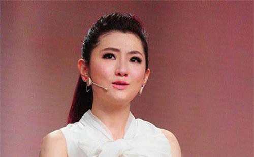 Selina hò hẹn với người mới sau 3 năm ly dị chồng