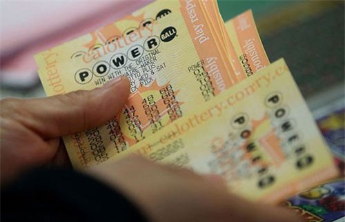 Trúng độc đắc 7.000 tỷ đồng, tài xế bỏ việc ngay lập tức