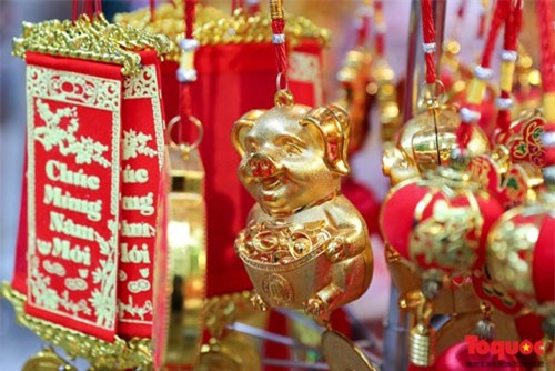 BẢN TIN TÀI CHÍNH-KINH DOANH: Thị trường trang trí Tết nhộn nhịp, giá đào, quất bình ổn