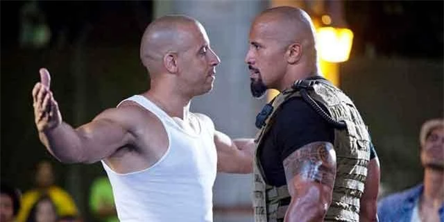 Vin Diesel và Dwayne Johnson trong bộ phim 