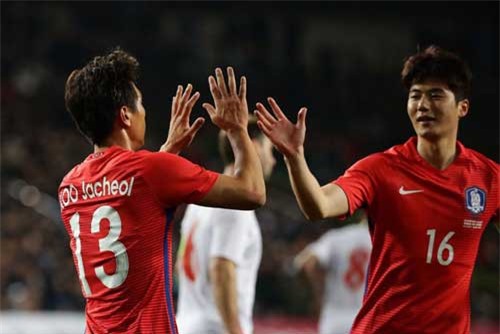 Thất bại bất ngờ tại Asian Cup 2019, 2 ngôi sao tuyên bố từ giã ĐTQG Hàn Quốc