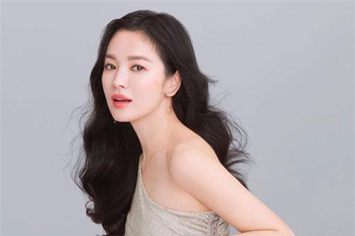 Song Hye Kyo gây sốt với vẻ đẹp tựa nữ thần
