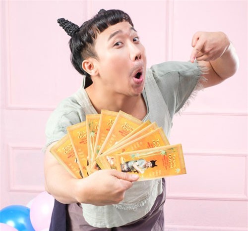 "Cười té ghế" với màn chúc Tết bá đạo của Trấn Thành trong "Trạng Quỳnh"