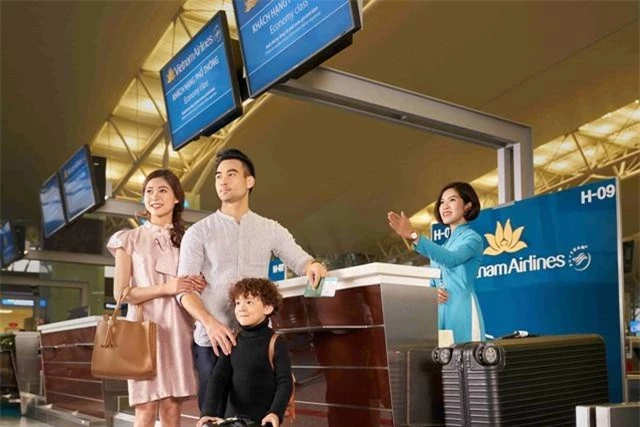 Vietnam Airlines bố trí lại quầy thủ tục tại sân bay Tân Sơn Nhất để tăng cường phục vụ hành khách bay nội địa dịp cao điểm Tết, 