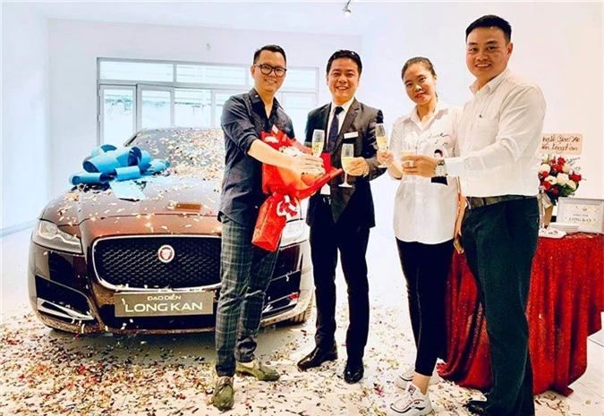 Đạo diễn Long Kan tậu xế sang Jaguar XF hơn 2 tỉ đồng ảnh 7