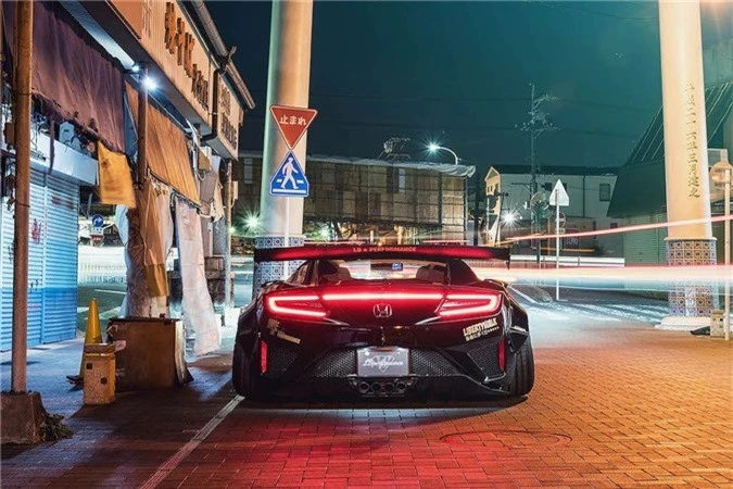 Siêu xe Honda NSX “biến hình” với widebody LB Works ảnh 5