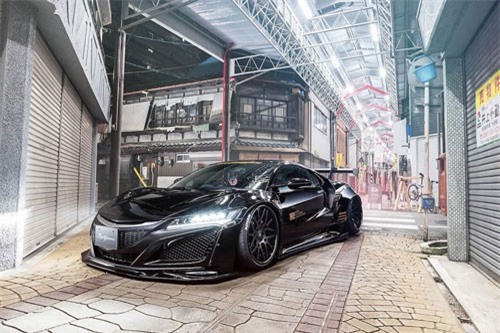 Siêu xe Honda NSX “biến hình” với widebody LB Works