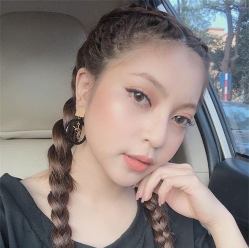 Bạn gái Quang Hải vừa nhá hàng MV Tết, antifan nhanh nhảu vào "khẩu nghiệp": Mặt xinh, clip quay khá, hát na ná Chi Pu