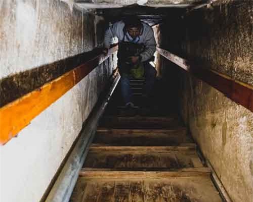 Nghe về kim tự tháp nhiều rồi, đã có ai được vào hẳn bên trong chưa? Đó thực sự là một trải nghiệm... đáng quên