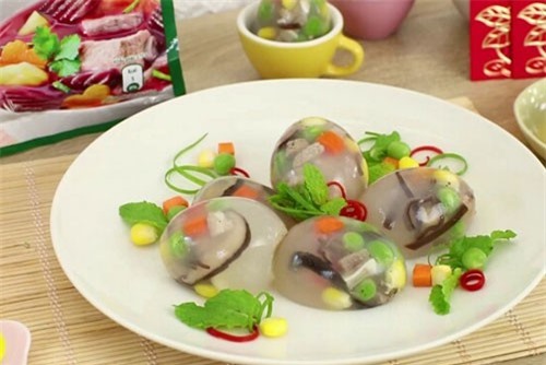 Clip: Thịt đông tam sắc với biến tấu nhỏ xinh như quả trứng