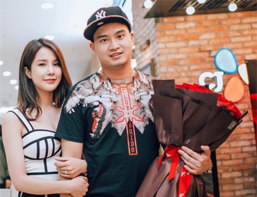 Con gái 3 tháng tuổi của Diệp Lâm Anh lần đầu lộ diện