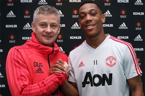 Chính thức: Man Utd "trói" Martial tới năm 2024